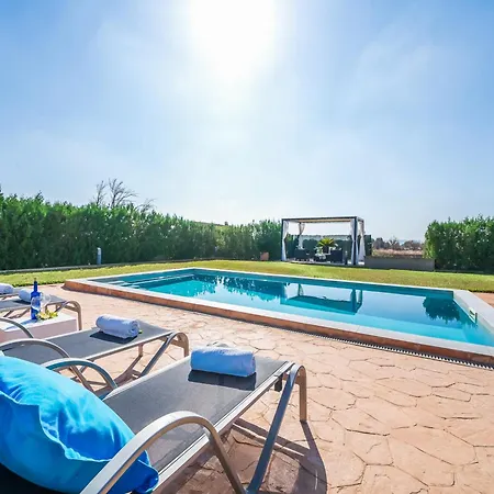 Finca In Buger With Pool Near Alcudia Beach Búger